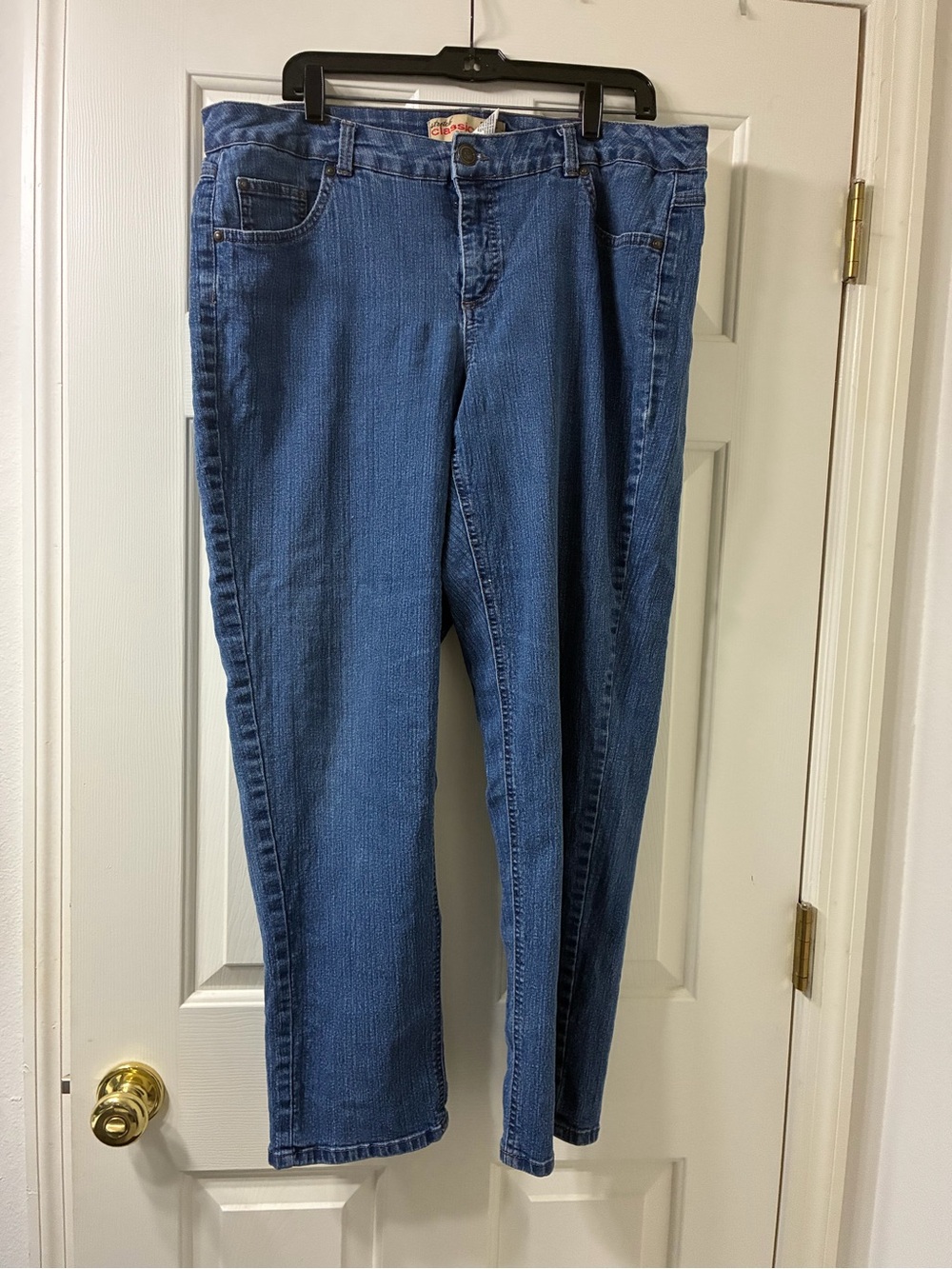 Straight-Leg Mid-Rise Jeans in Blue